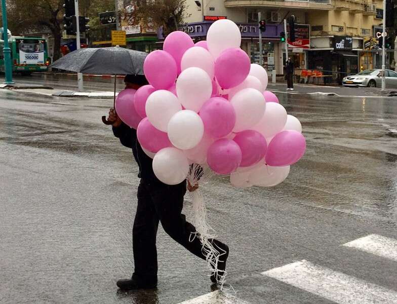 בלונים ברוח בחיפה // צילום: הרצי שפירא
